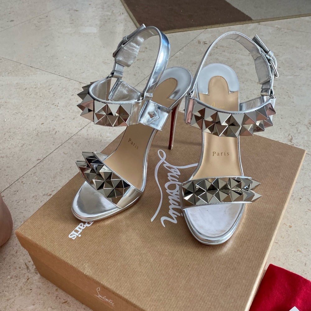 NEW Beautiful Christian Louboutins High Heel Sandals